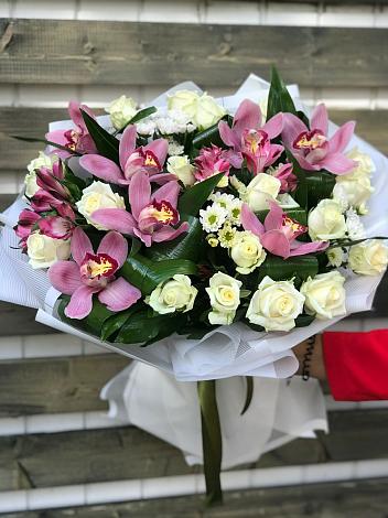 Букет цветов из: Розы и Хризантемы в Куминский