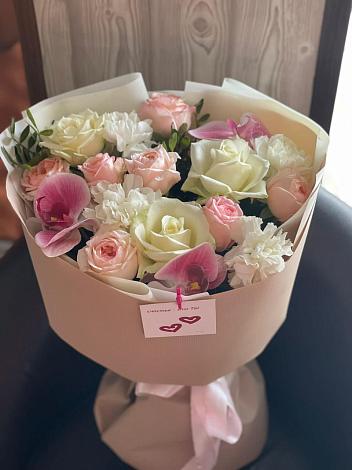 Букет цветов из: Орхидеи, Розы и Гвоздики в Куминский