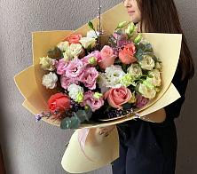 Букет цветов из:  Розы, Лизиантусы и Гвоздики в Куминский