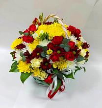 Цветочная композиция из Хризантемы и Розы в корзине в Куминский